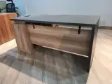تصنيع مكاتب بأشكال متنوعة 19