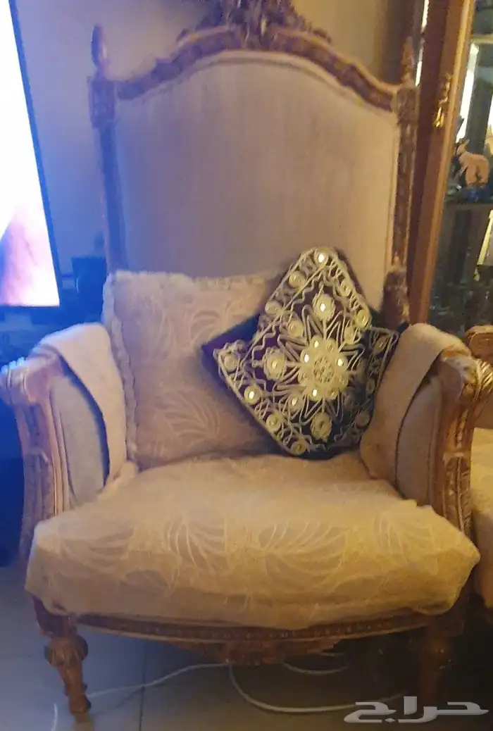 طقم كنب ثلاثي عدد 1 ومفرد عدد 4 1
