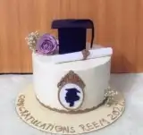 كيكات التخرج الرائعه 2