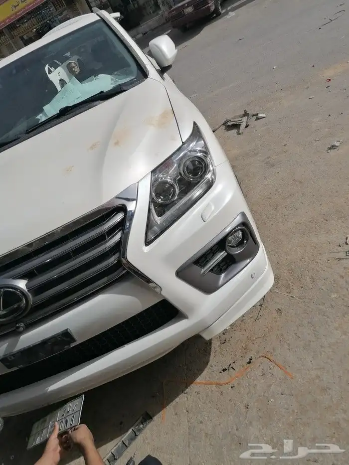 يتوفر لدين شمعات وسطبات جيب lx570 تجاري نفس الوكاله 4