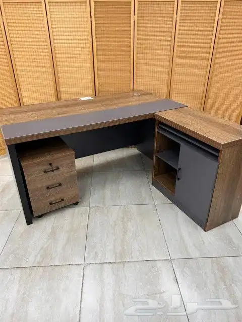 مكاتب مميزه وكراسي ودولاب 1