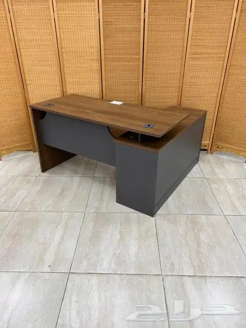 مكاتب مميزه وكراسي ودولاب 8