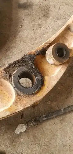 مكنيك وحداده وصيانة جميع المعدات الثقيله 0