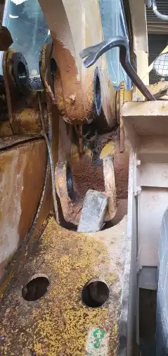 مكنيك وحداده وصيانة جميع المعدات الثقيله 2