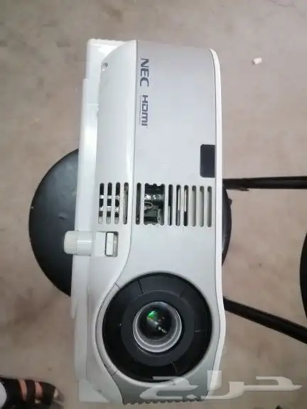 السلام عليكم بروجكتر تعمل على الجوال 12