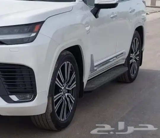 ازياء جانبيه لكزس 2023 ويوجد لدينا نسافات لكزس 23 5