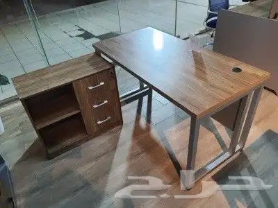 تصنيع مكاتب بأشكال متنوعة 11
