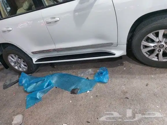 يوجد لدينا إكسسوارات جيب لاندكروزروشاص ولكزس واف جي 15