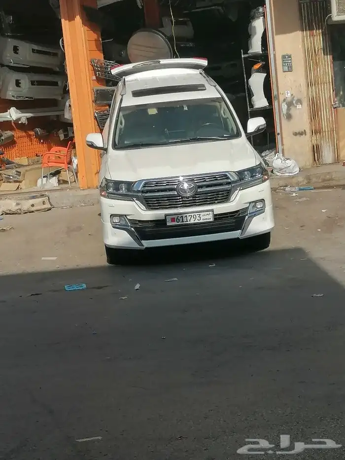 يوجد لدينا إكسسوارات جيب لاندكروزروشاص ولكزس واف جي 10