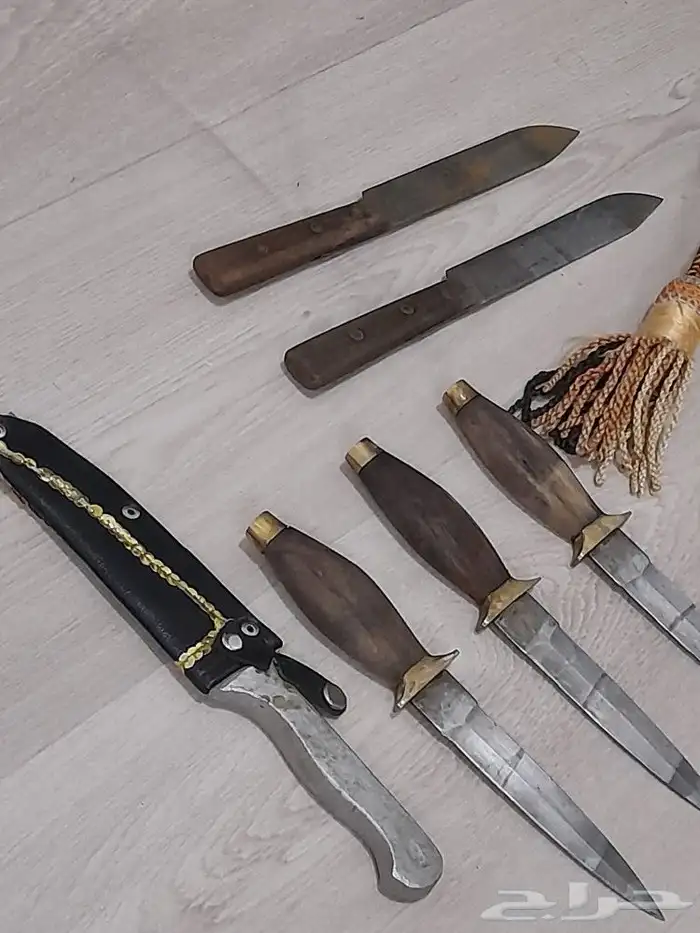 16 سكين ورمح ومبرد وبوق 3