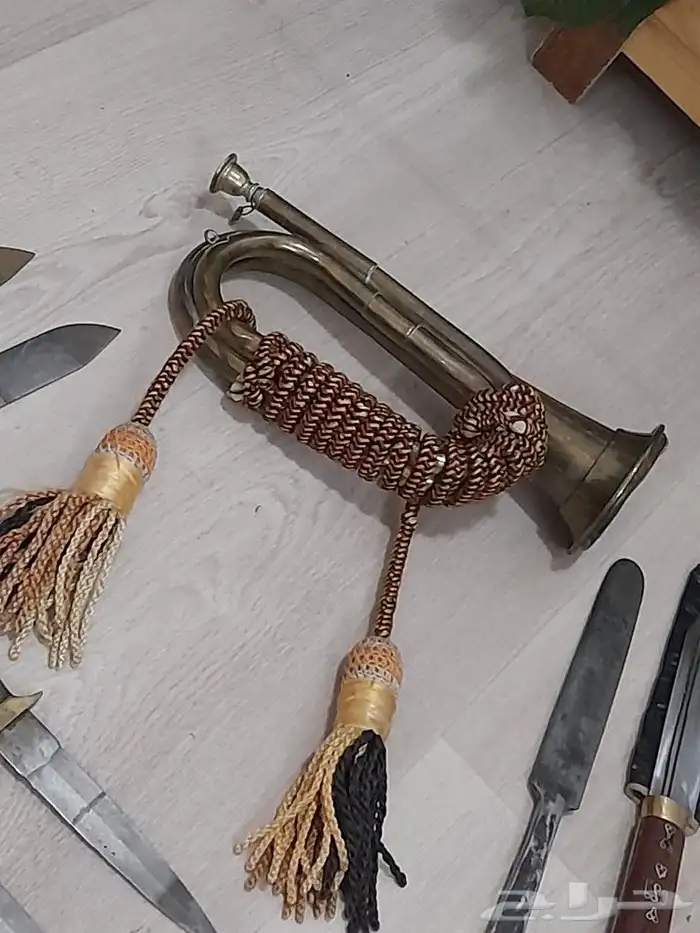 16 سكين ورمح ومبرد وبوق 4