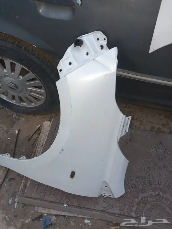 رفرف وصدامات وشنطه يارس 2015 و 20219 4