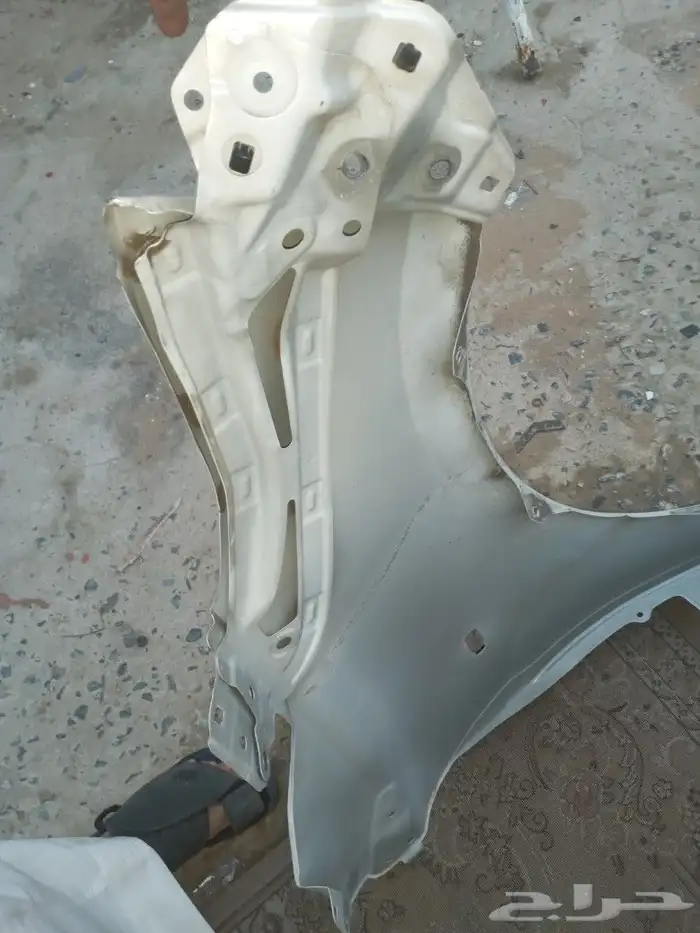 رفرف وصدامات وشنطه يارس 2015 و 20219 7