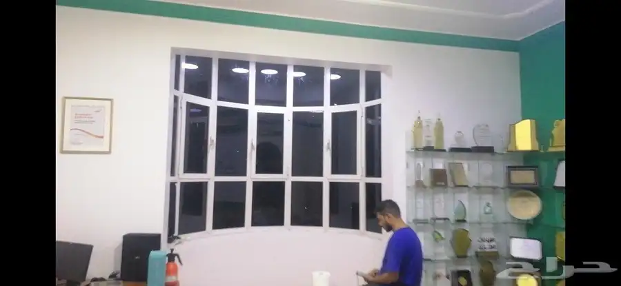 تظليل زجاجات المحلات والفلل والمكاتب عازل حراري ستيكرات 0