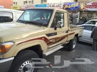 يوجد لدينا خطوط سيارت لندكروز وشاص وربع وهيلكس 18
