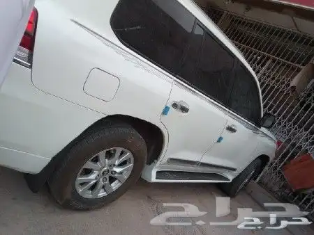 يوجد لدينا خطوط سيارت لندكروز وشاص وربع وهيلكس 12