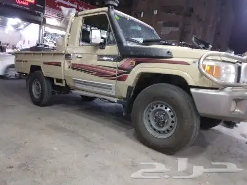يوجد لدينا خطوط سيارت لندكروز وشاص وربع وهيلكس 8