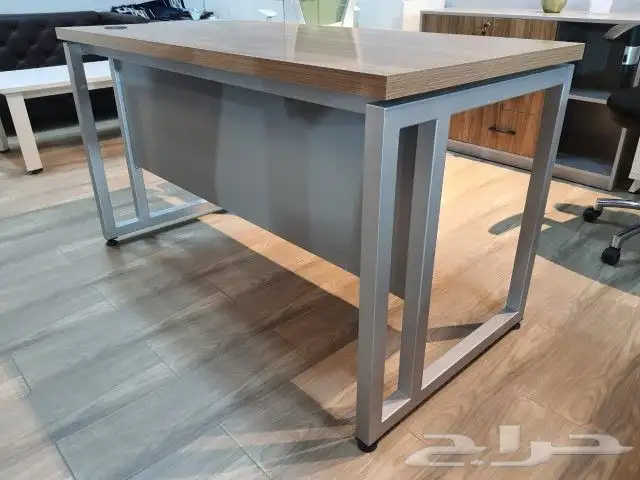 مكتب مودرن بني وأرجل رمادي 0