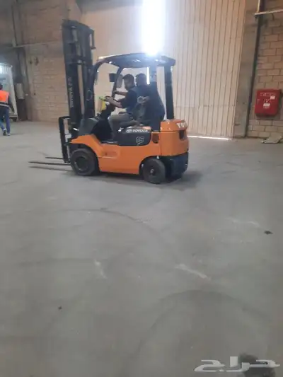 رافعة شوكية للايجار فواركلفت forklift 2020 1