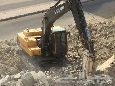 معدات للايجار قلابات شيولات بوكلينات 1