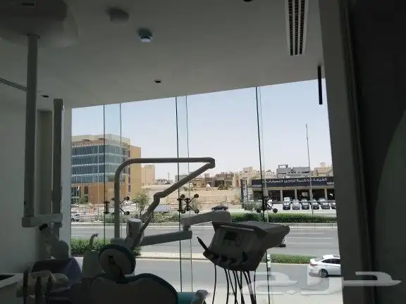 تظليل زجاج عيادة أسنان 3