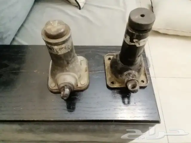 عفريته سياره هايلكس ولاندكروزر من موديل 2000 وفوق اصلي نضيف 0