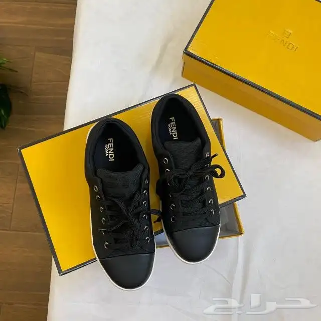 شوزات ماركة فندي درجة اولي 10