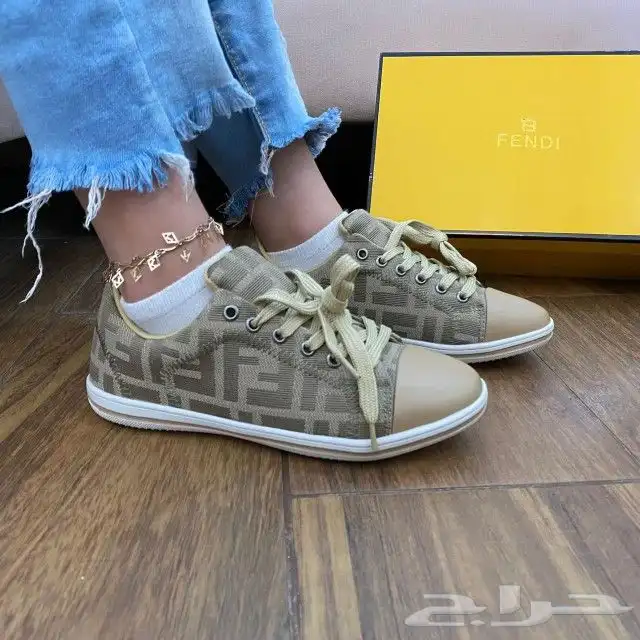 شوزات ماركة فندي درجة اولي 19