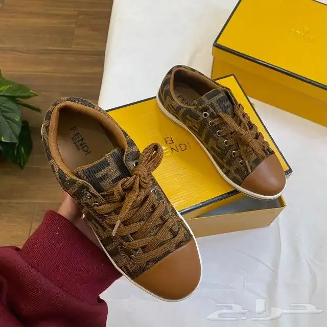 شوزات ماركة فندي درجة اولي 3