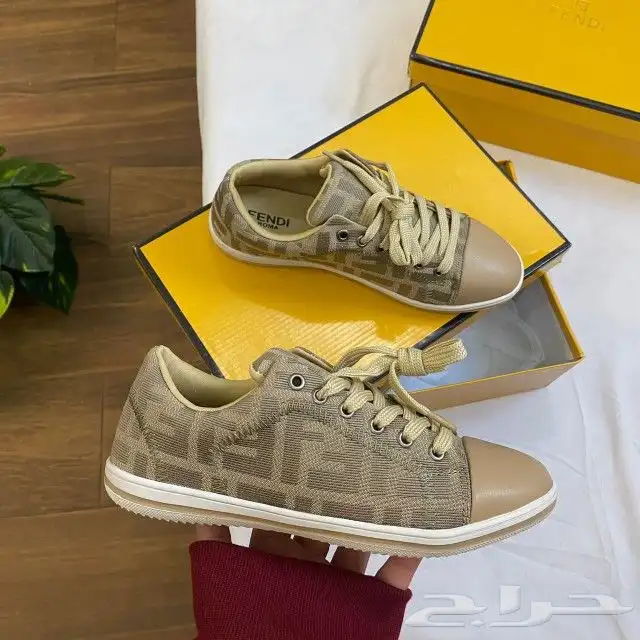 شوزات ماركة فندي درجة اولي 13