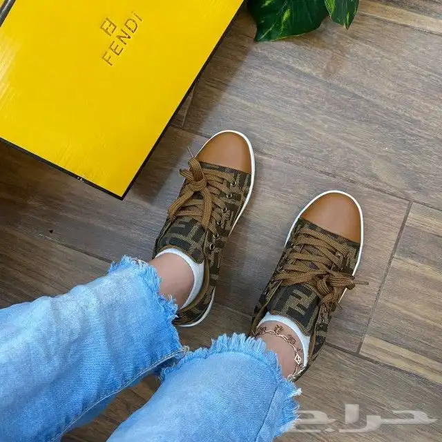 شوزات ماركة فندي درجة اولي 16