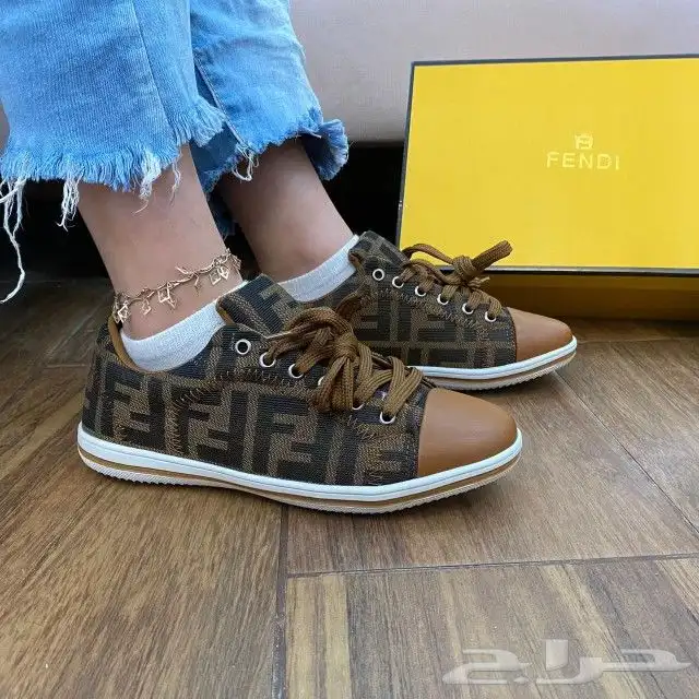 شوزات ماركة فندي درجة اولي 15