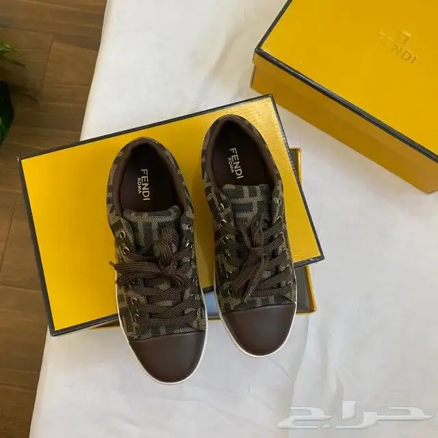 شوزات ماركة فندي درجة اولي 8