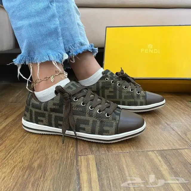 شوزات ماركة فندي درجة اولي 18