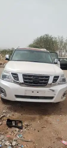 قطع غيار نيسان بلاتنيوم 400 تشليح 0
