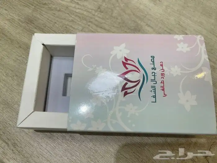 طباعه لوقو عبايات تاق ليبل قماش اكياس عبايه بوكسات ملابس كرت 8