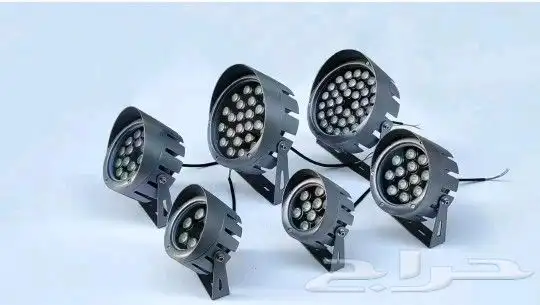 كشافات فلود لايت بقاعدة تركيز للارتفاعات العالية ضد الماء 2