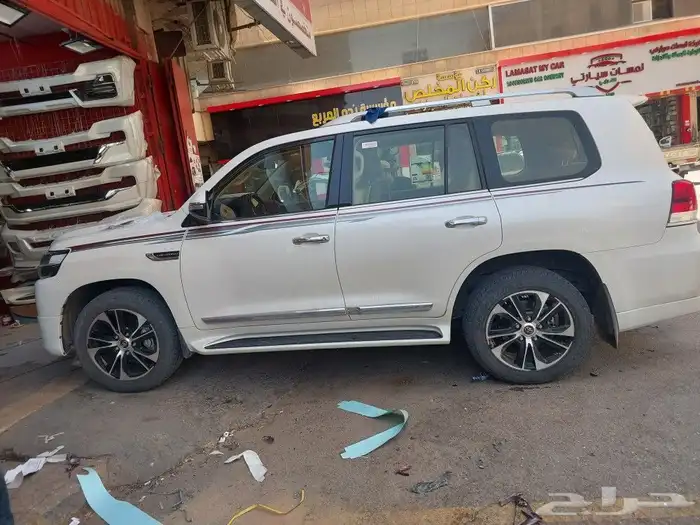 خطوط لاندكرزر 20 3