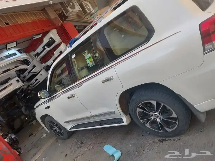 خطوط لاندكرزر 20 2