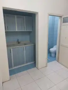 للايجار سكن عوايل غرفه وصاله ودورة مياه حي القزاز 0