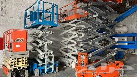 رافعات للإيجار. سيزر لفت. مان لفت 4