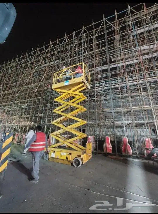 رافعات للإيجار. سيزر لفت. مان لفت 3