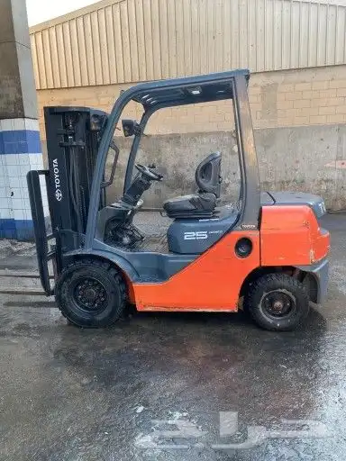 فوركلفت (رافعة شوكية) forklift للإيجار 4