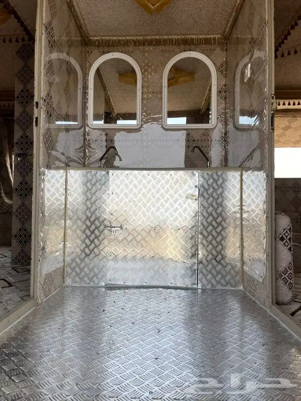 غرفه البيع سحب شينكوكويتي جديد طول13في4متر الموقع عريعره 6