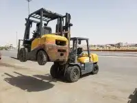 رافعات شوكيه اجار للايجار فواركلفة 2015م 2
