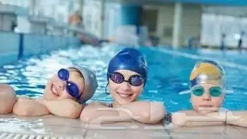 تدريب سباحة للكبار والصغار 1