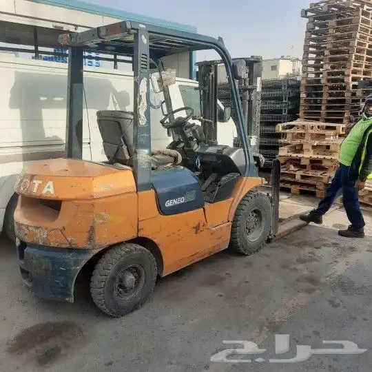 رافعة شوكية (فوركلفت) forklift للإيجار 3