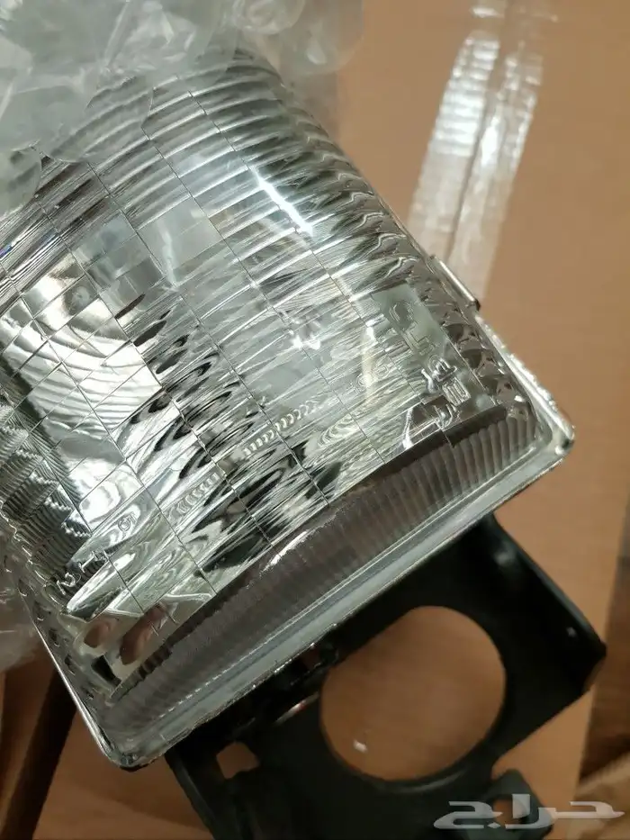 طقم أنوار أماميه أصليه جديده GM 1