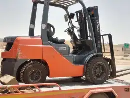 روافع شوكيه (forklift) للإيجار 0