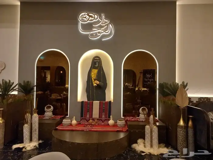 رسام ونحات ومصمم ديكور 30